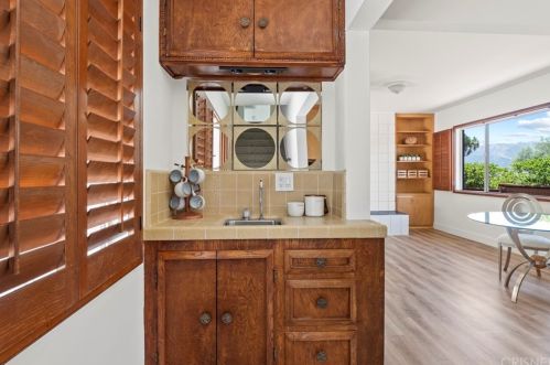 3653 El Caminito, Glendale CA 91214-1716 exterior