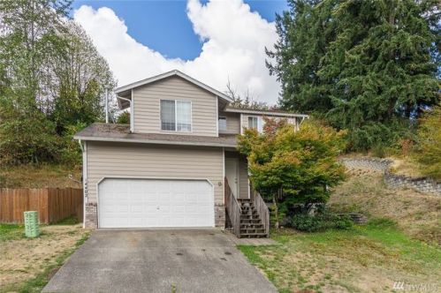 14402 68th Avenue Ct, Puyallup, WA 98375-7066