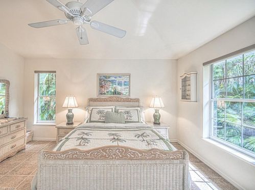 1826 Farm Trl, Sanibel FL  33957-4118 exterior