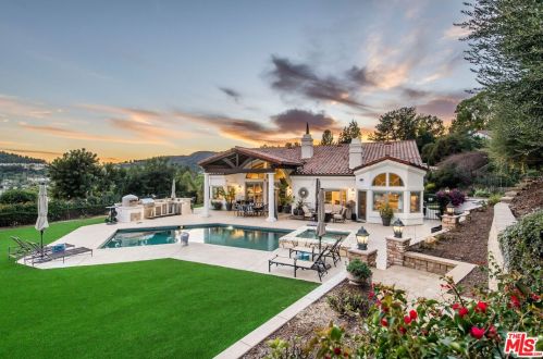 4446 Alta Tupelo Dr, Calabasas, CA 91302-2513