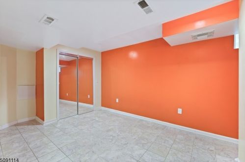 22 Autumn Ridge Rd, Greystone Park NJ  07950-1194 exterior