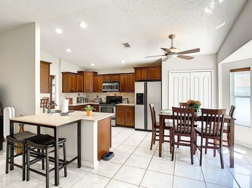 4784 Ridgemoor Cir, Palm Harbor FL  34685-3149 exterior