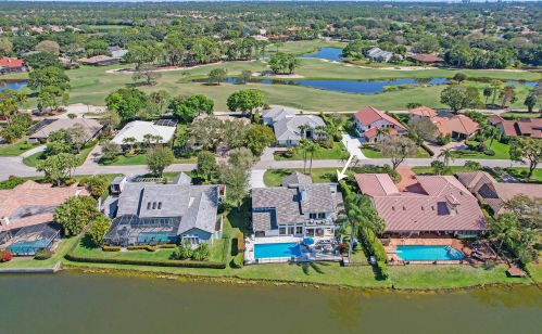 21 Marlwood Ln, West Palm Beach FL  33418-6806 exterior