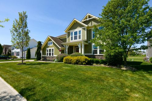 946 Ballater Dr, Delaware, OH 43015-7214