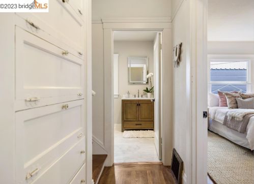 5117 Fairfax Ave, Oakland CA  94601-5410 exterior