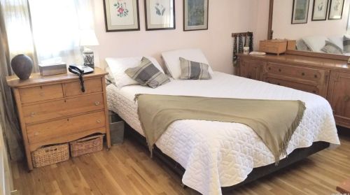 135 Iceland Dr, Huntington Station NY 11746-4231 exterior