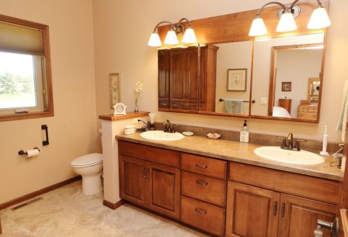 1411 Karnis Dr, Alex MN  56308-5178 exterior