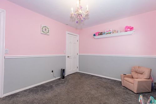 143 Sherbrooke Rd, North Lindenhurst NY  11757-1646 exterior