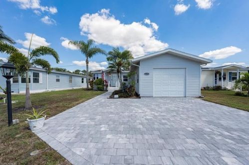 26204 Bonita Fairways Cir, Bonita Springs, FL 34135-6570