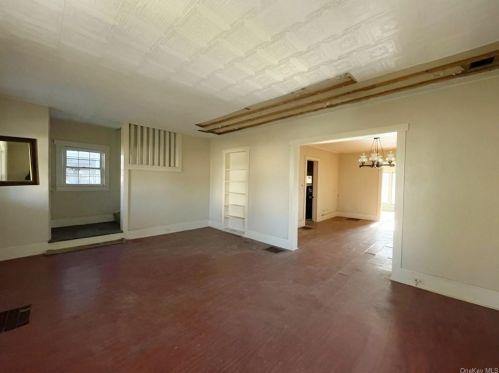 79 Main St, Port Jervis NY  12771-2111 exterior