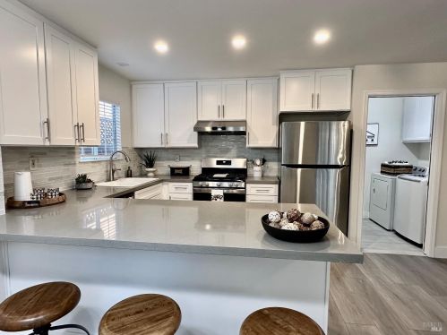 2647 Lago Oaks Dr, Santa Rosa CA  95405-9100 exterior