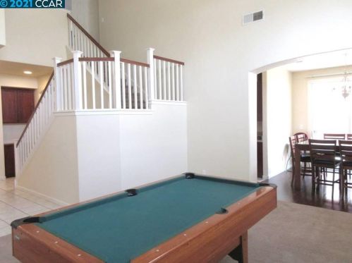 1337 Yosemite Cir, Oakley CA  94561-5205 exterior