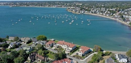 11 Lincoln House Pt, Swampscott MA 01907-2707 exterior