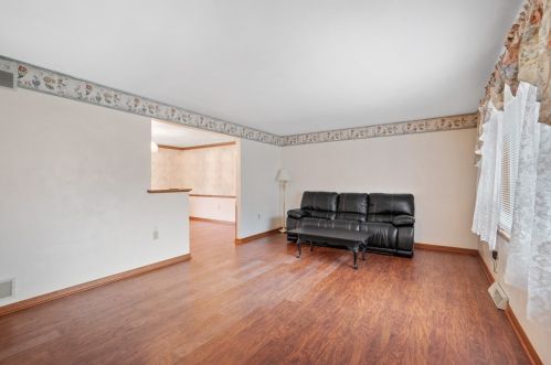 1740 Timothy Dr, Pittsburgh, PA 15122-3153