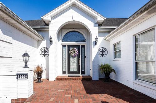 4708 Old Oak Dr, Orange, TX 77632-1320