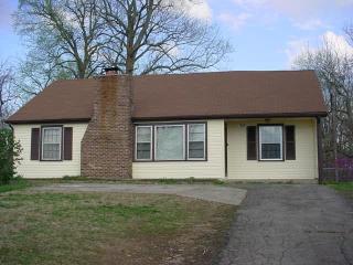 621 Dotsonville Rd, Clarksville TN  37042-6031 exterior