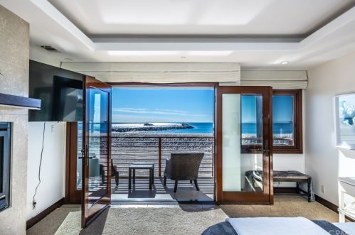 1517 Seal Way, Seal Beach, CA 90740-6551