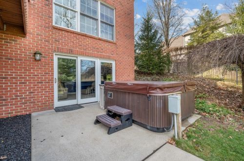 1555 Alaqua Dr, Sewickley PA  15143-9567 exterior