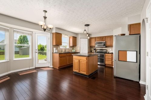 216 Autumn Leaves Way, Johnstown OH  43031-1369 exterior