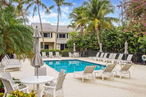828 Kokomo Key Ln, Delray Beach FL  33483-6027 exterior