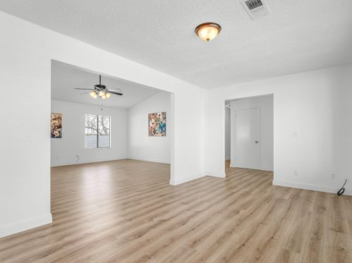 855 Mount Whitney Ave, Laton CA  93242-9724 exterior