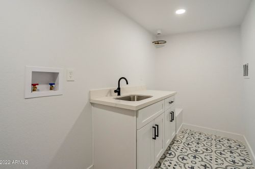 1038 78 Pl, Scottsdale AZ 85250-7906 exterior