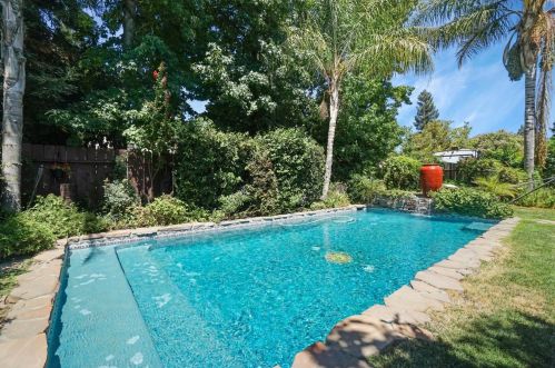 271 Hartford Dr, Lodi, CA 95240-7895