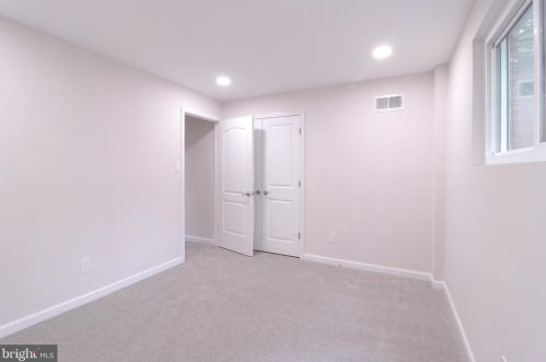 7816 Glenister Dr, Springfield VA  22152-2006 exterior