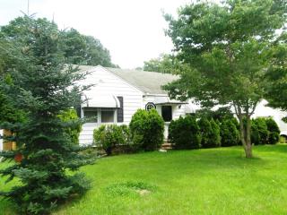 166 Valley Rd, Wayne, NJ 07470-3949