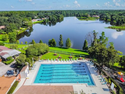 14677 Pine Glen Cir, Lutz FL  33559-3289 exterior