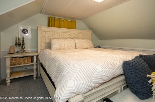 6 Elmwood Pl, Leonardo NJ  07737-1347 exterior