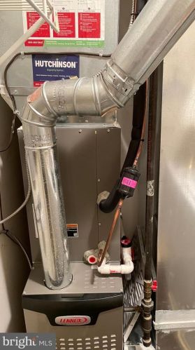 11 Cottage Ln, Columbus NJ  08022-1060 exterior