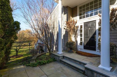 3 Fieldstone Ln, Muttontown, NY 11771-3122