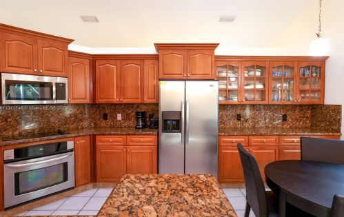 1617 149th Ave, Hollywood FL  33027-2320 exterior