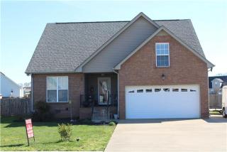 781 Fire Break Dr, Clarksville, TN 37040-5582