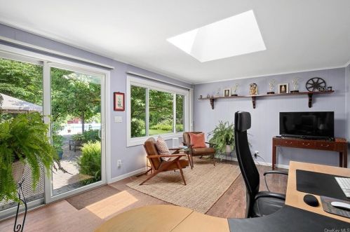 5 Augusta Pl, White Plains NY  10603-1901 exterior