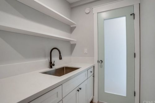 803 9th St, Long Beach CA  90813-4709 exterior