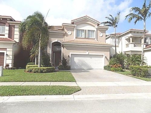 17 Country Lake Cir, Boynton Beach, FL 33436-6200