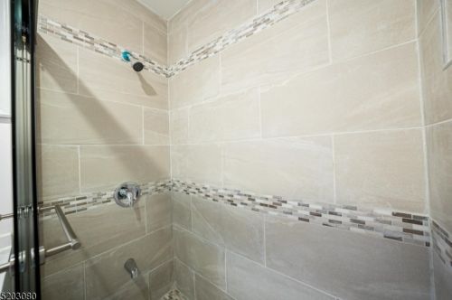 76 25th St, Bayonne NJ  07002-4937 exterior