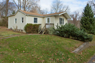 1 Lacona Dr, Patterson, NY 12563-2020