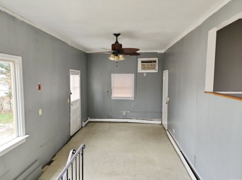 672 Deer Park Ave, Babylon NY  11702-1320 exterior