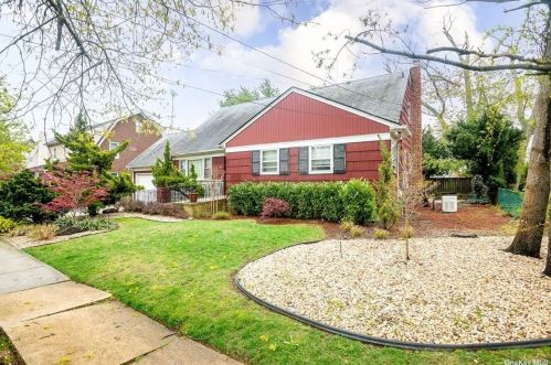 381 Summit Ave, Cedarhurst, NY 11516-1819