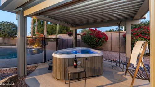 7386 Paradise Dr, Scottsdale AZ  85260-5435 exterior