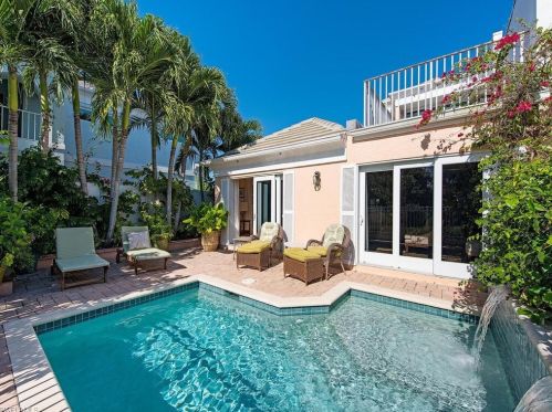 7017 Rue De Marquis, Naples, FL 34108-8534
