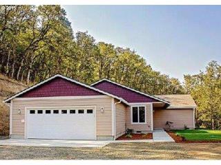 395 Sierra Dr, Roseburg, OR 97471-9276