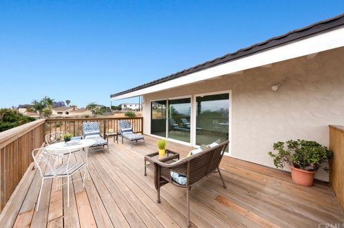 2114 Caddington Dr, Palos Verdes Estates CA  90275-2015 exterior