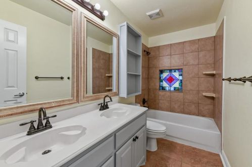 4220 Remington Park Ct, Lewisville TX  75028-3041 exterior