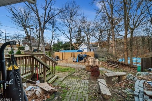 10 Poplar Grove Ter, West Milford NJ  07480-4006 exterior