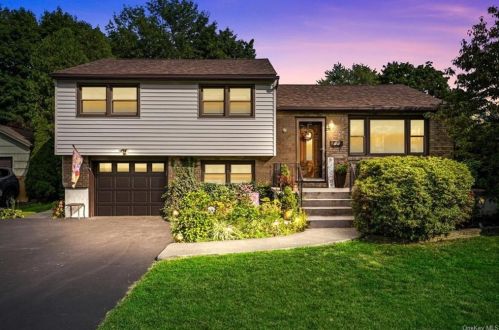 15 Smith Rd, Cornwall, NY 12518-2011