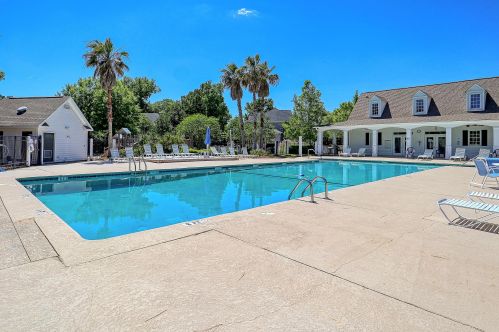 175 Oak Pt Lndg Dr, Mount Pleasant SC 29464-6279 exterior